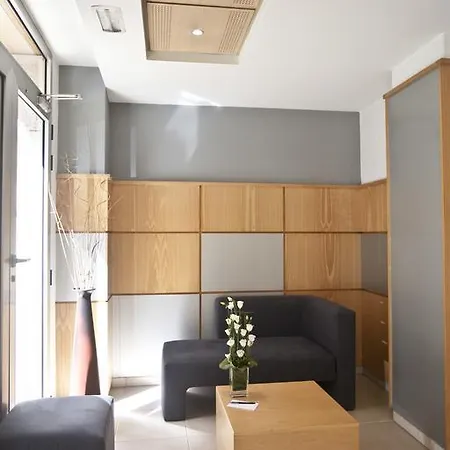 Metropol By Carris Ξενοδοχείο *