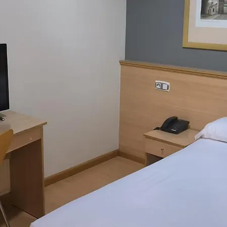 Metropol By Carris Hotel *
