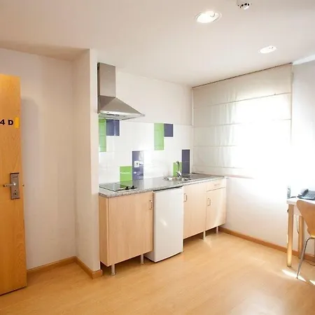 メトロポル バイ カリス *