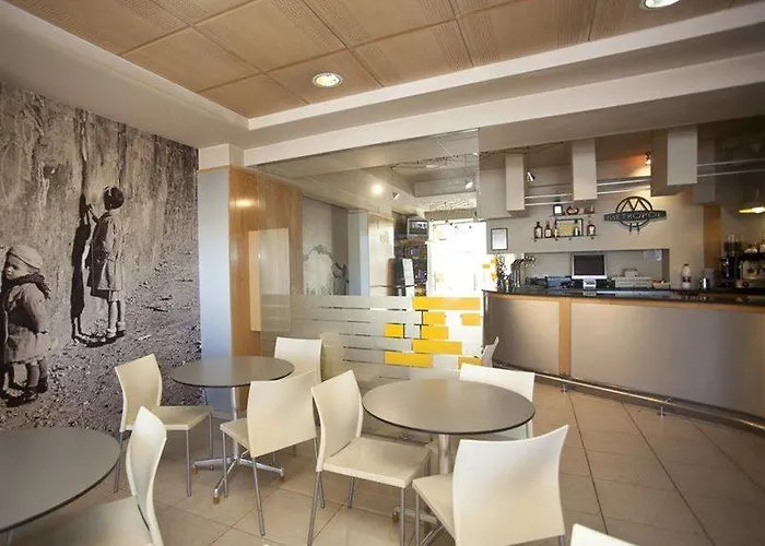 Metropol By Carris Lugo