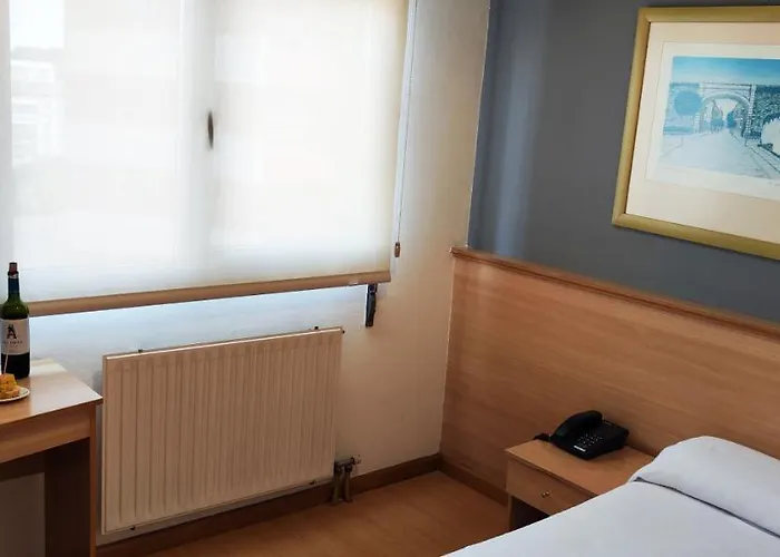 Metropol By Carris Hotel *