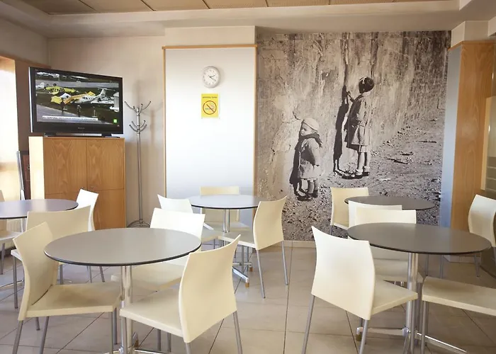 Metropol By Carris Lugo