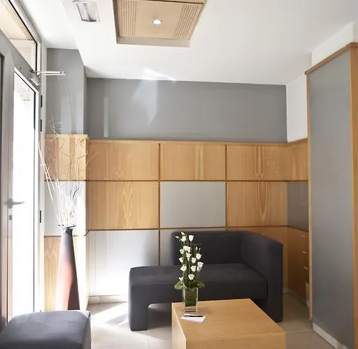 Metropol By Carris Hotel *