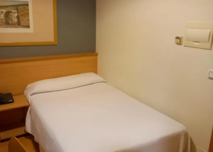 Hotel Metropol By Carris Lugo