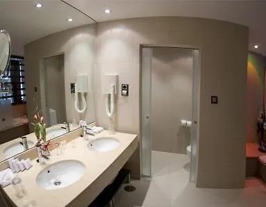 Metropol By Carris Lugo